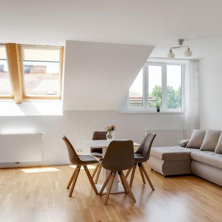 Elegant Apartment In Vienna With Patio Eksteriør billede