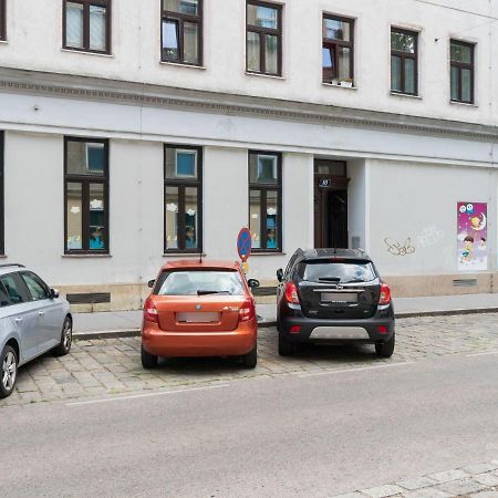 Elegant Apartment In Vienna With Patio Eksteriør billede
