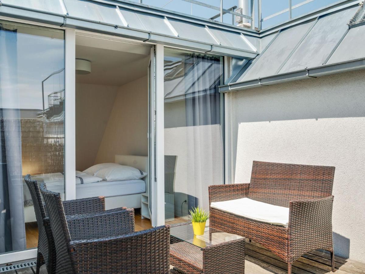 Elegant Apartment In Vienna With Patio Eksteriør billede