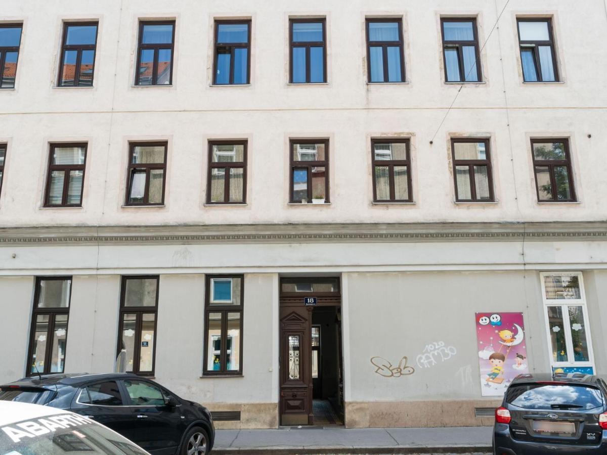 Elegant Apartment In Vienna With Patio Eksteriør billede