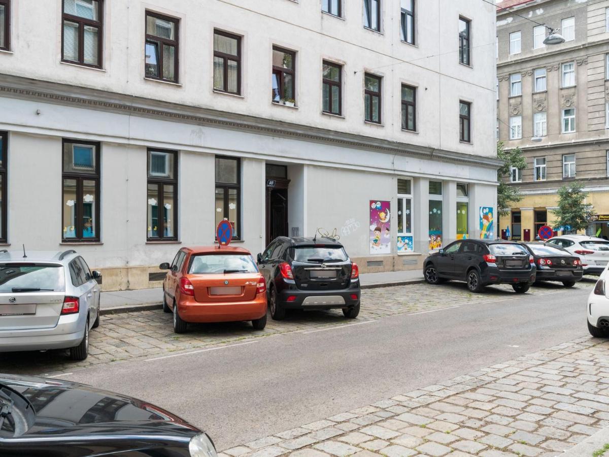 Elegant Apartment In Vienna With Patio Eksteriør billede