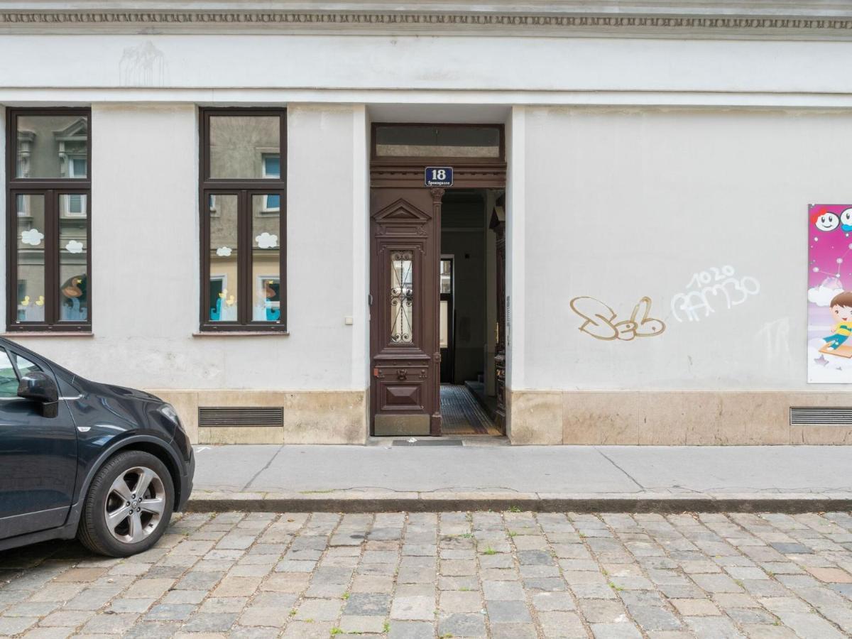 Elegant Apartment In Vienna With Patio Eksteriør billede