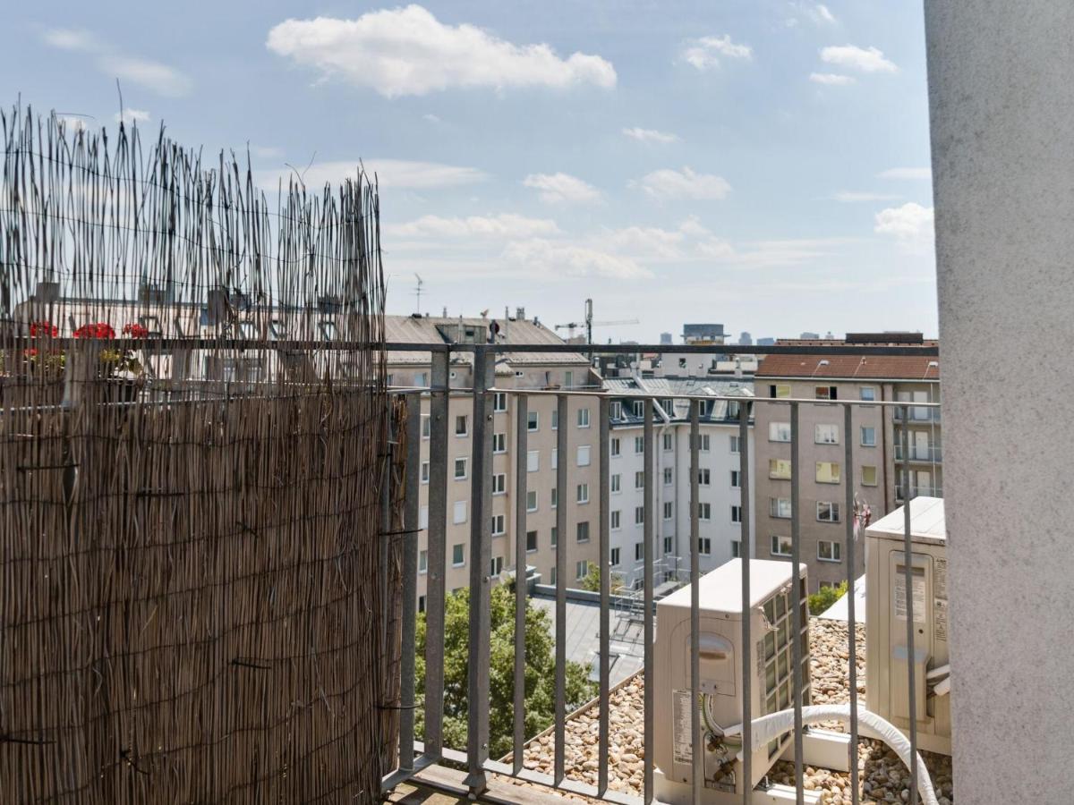 Elegant Apartment In Vienna With Patio Eksteriør billede